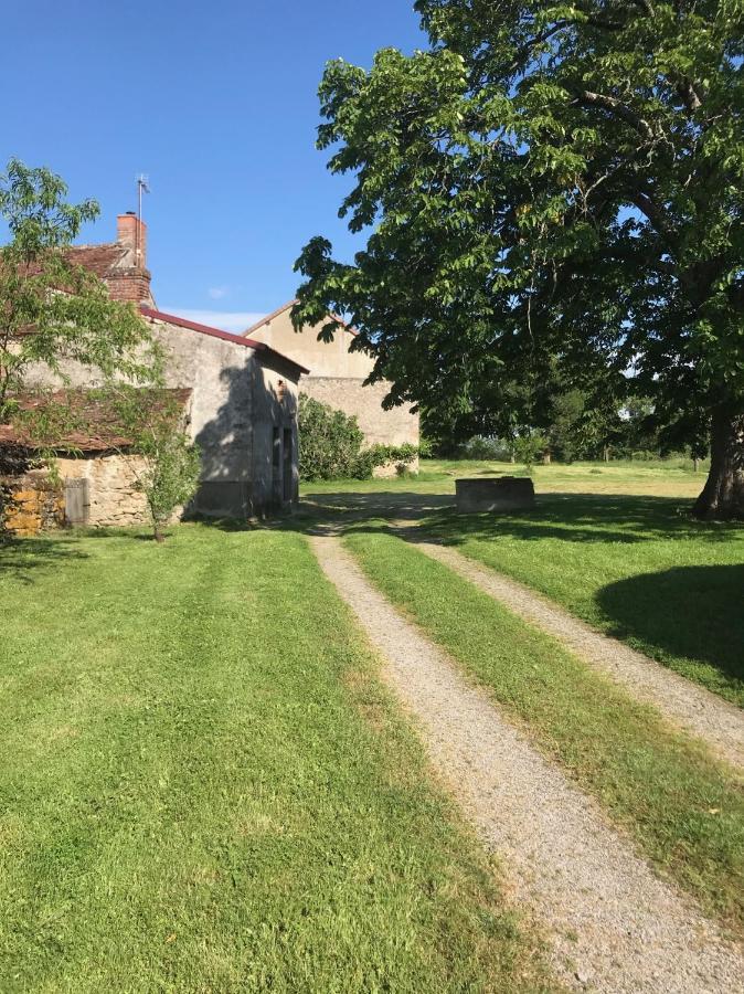 By The Wayside Villa Lussac-Les-Eglises Exterior photo